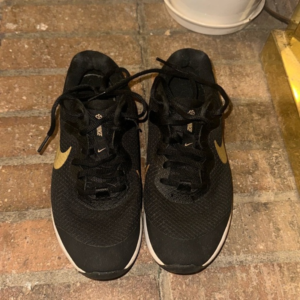Nike Revolution 6 kids running sneakers